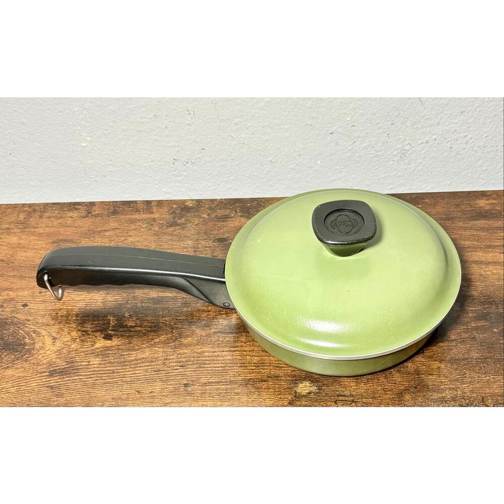 Vintage Club 1950s Avocado Green Aluminum Small Frying Pan with Lid